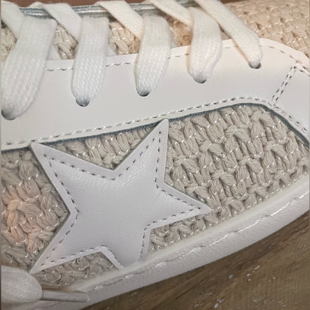 VINTAGE HAVANA Crochet Carla Natural Fashion Sneaker w/ Gold, White New w Box 8 - Picture 5 of 9